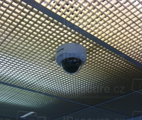 Instalace IP kamery VIVOTEK FD8167-T na strop do chodby
