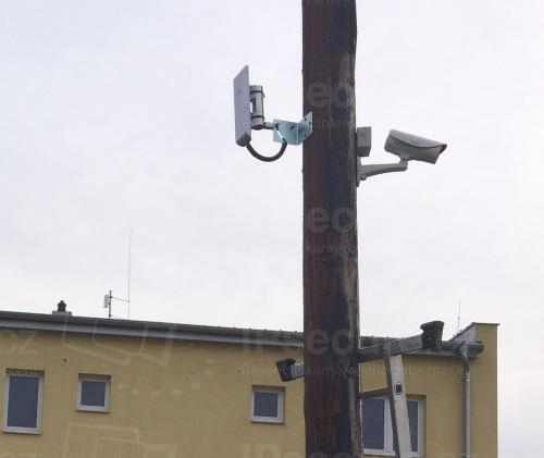 Instalace IP kamery VIVOTEK IP8335H pro sledování vjezdu do areálu